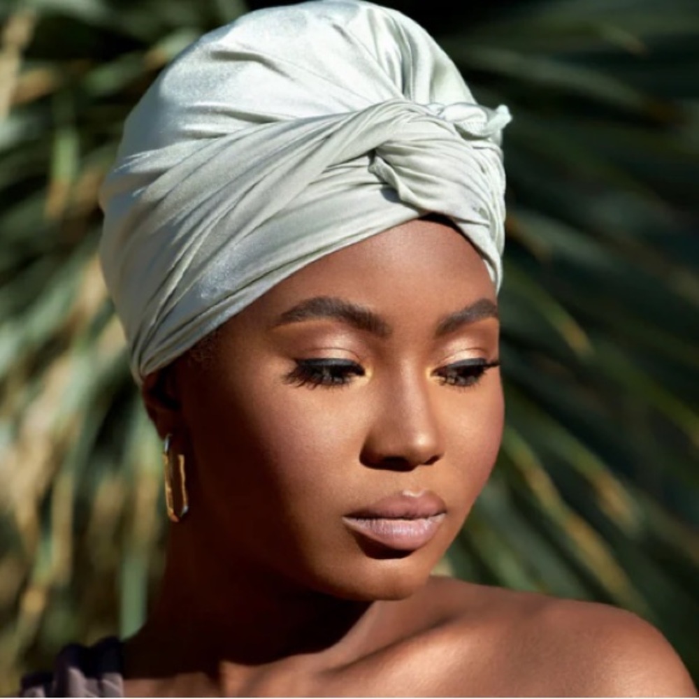 🏊 Silver turban style swim cap
